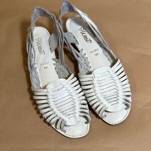Nine West Women's white vintage Sandals